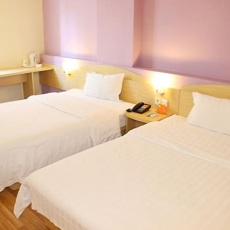 7Days Inn Nanchang North Railway Station Square Extérieur photo